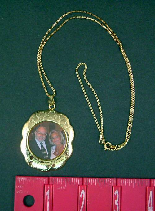 Gold Tone Floral Shaped Photo Pendant Necklace