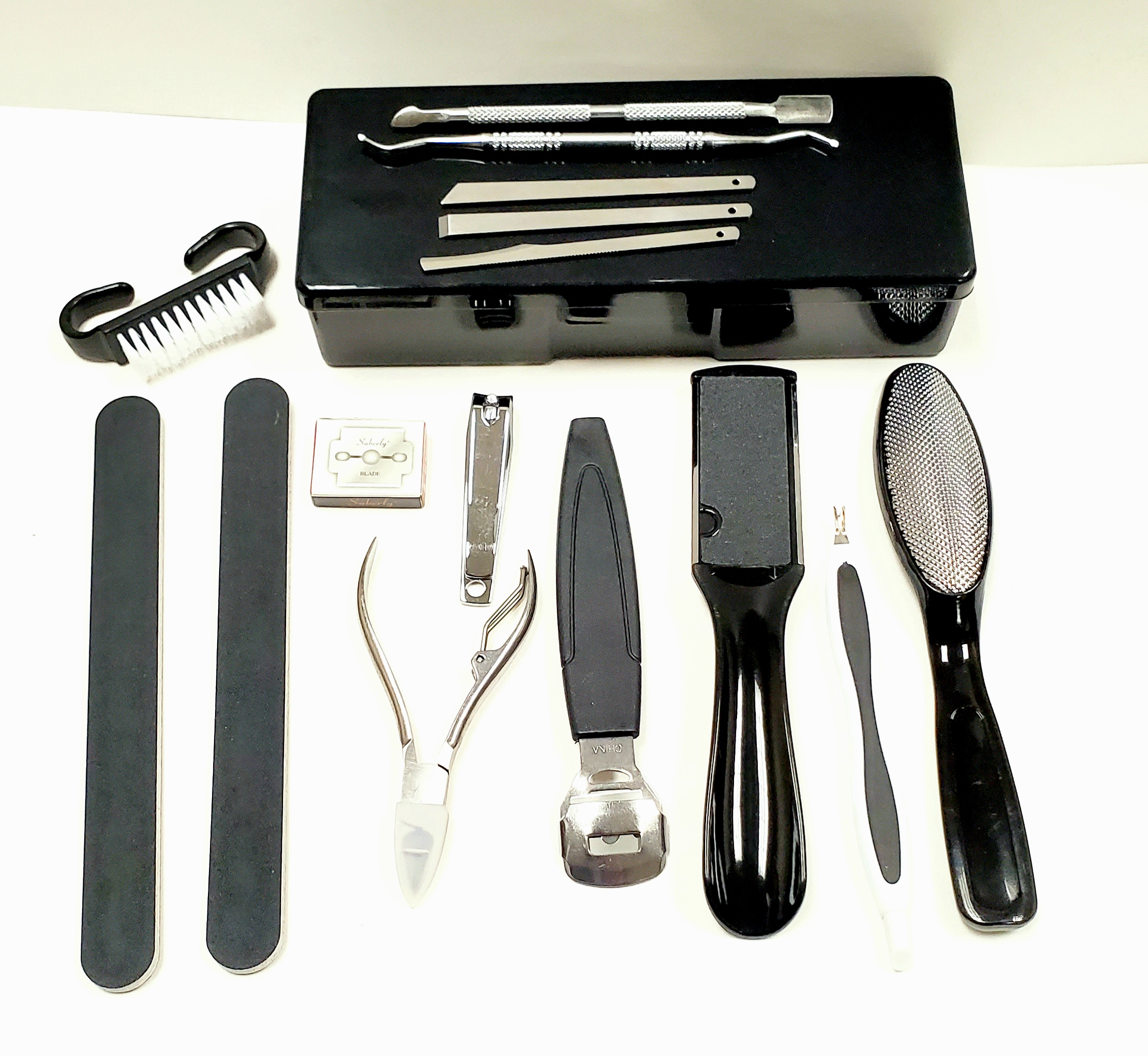 15 Piece Professional Manicure Set With Travel Case H&J Liquidators