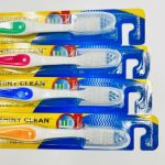 Abae9d52 9818 414c B59c E8f05ff5a740 Oral B Shiny Clean Toothbrushes With Caps Soft 35 Z Shaped B 3.jpg