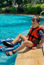 Bbc6293f 49e9 42c8 b8a6 e93c74eaedc4 flopeeze fun comfortable waterproof protective footwear asso 11 3.jpg