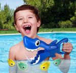 D613e1e1 a356 4932 89e5 c0703b1d23f9 splash bombs hungry shark giggle grabber with 2 diving fish 3 1.jpg